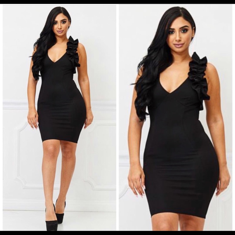 Black fitted body on dress